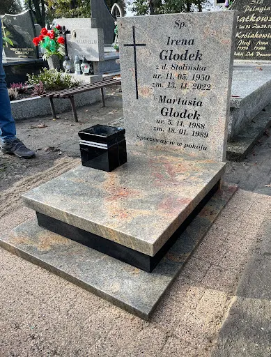 Kamieniarstwo / Nagrobki